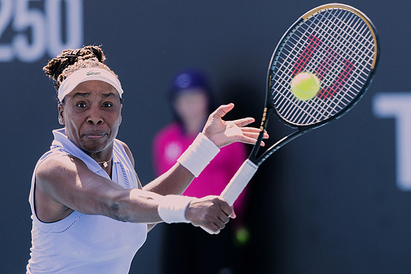 C7娱乐 大威与玛利亚演出“83岁对决”，创WTA女单正赛对阵选手年纪总数新记录