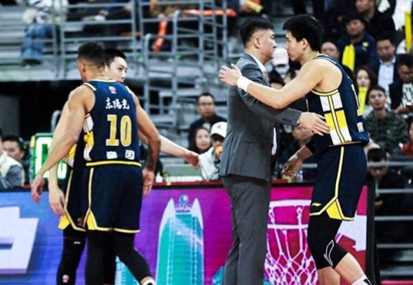 C7娱乐下载 超级外援！奎因狂轰42+7+8创加盟新高 率广东大胜升联赛第二